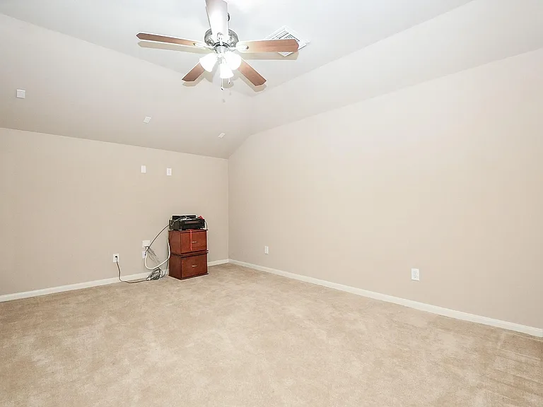 21502 Venture Park Dr — Photo 17