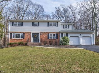16 Forrest Rd, Randolph, NJ 07869