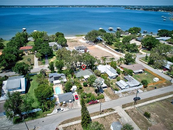 2nd image of 2450 Lakeview Dr