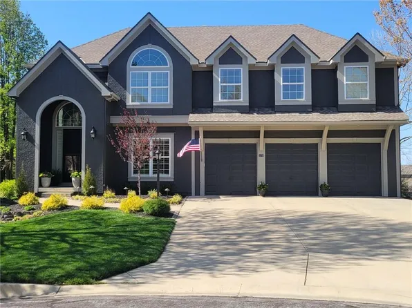 15708 Linden St, Overland Park, KS 66224