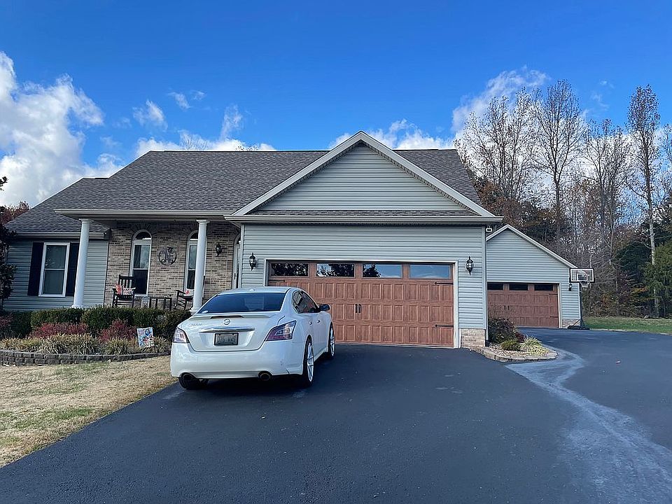 1st image of 111 Cherry Wood Dr