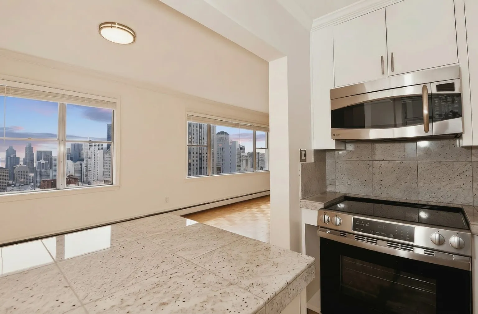 1328 Jones St — Photo 3