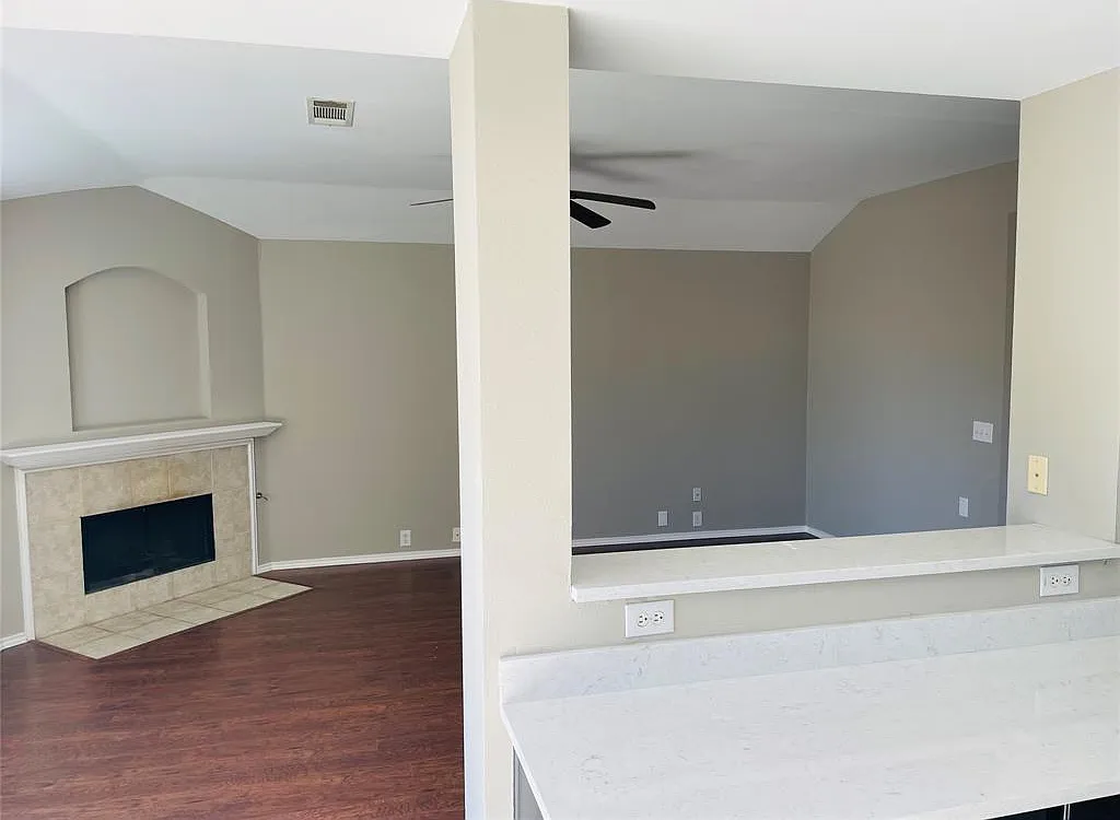 3 bed, 1507 sqft, $2,100 — Photo 4