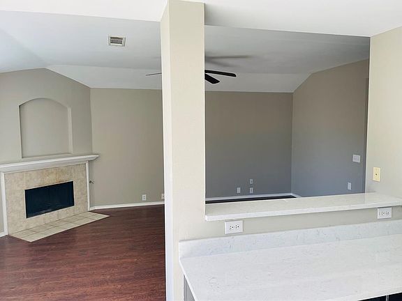 4th image of 2213 Huntington Dr