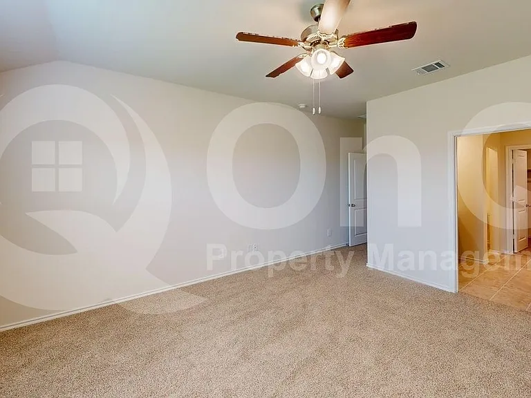 504 Saddle Blanket Dr — Photo 7