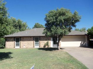 2825 Franklin Dr, Enid, OK 73703