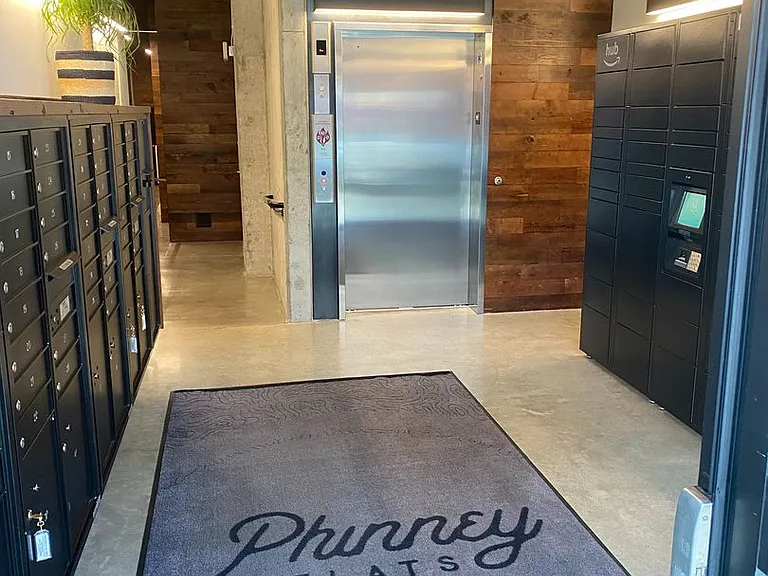 Phinney Flats — Photo 83