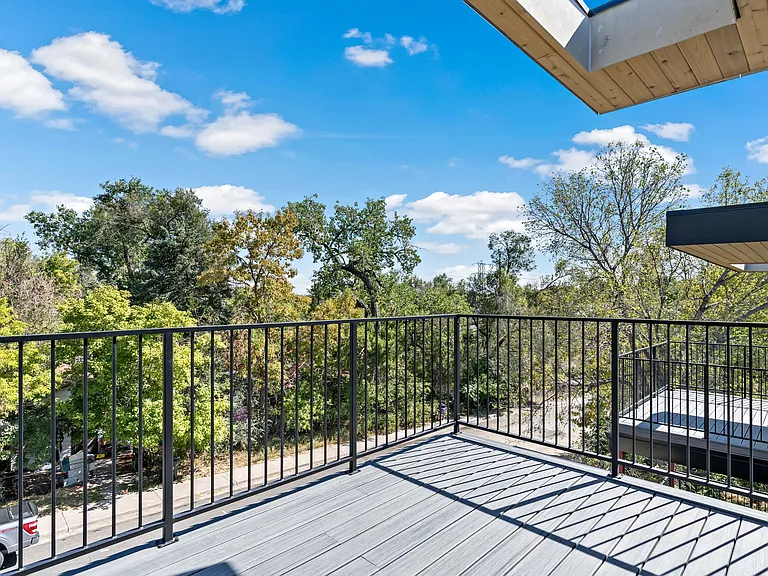 1273 Meade St — Photo 10