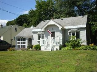 1049 Riggi Ave, Schenectady, NY 12303
