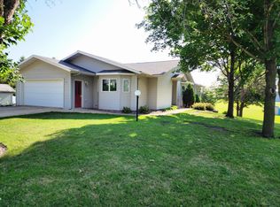 106 Montgomery St, Welcome, MN 56181