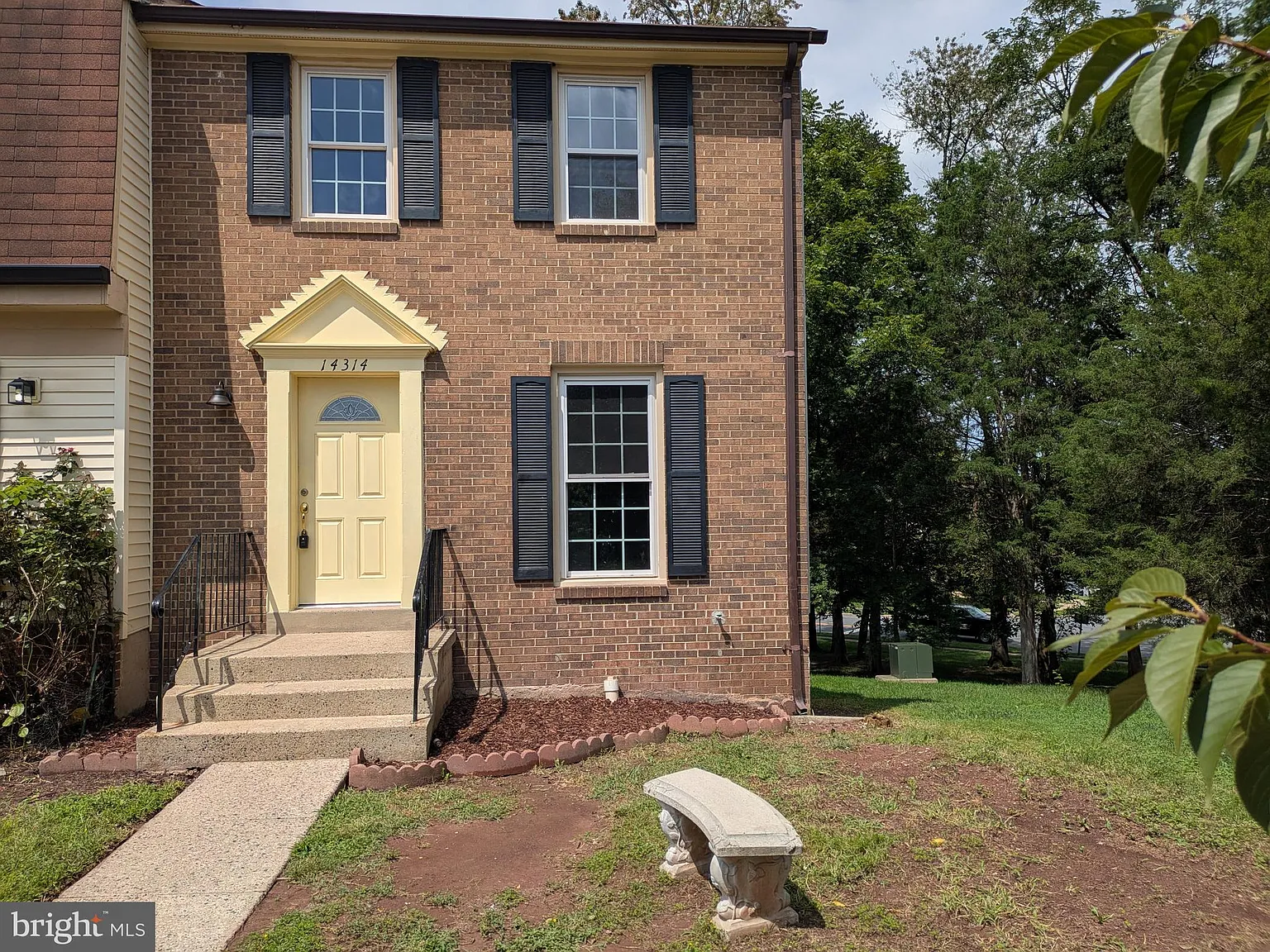3 bed, 3.5 bath, 1216 sqft, $3,000 — Photo 1