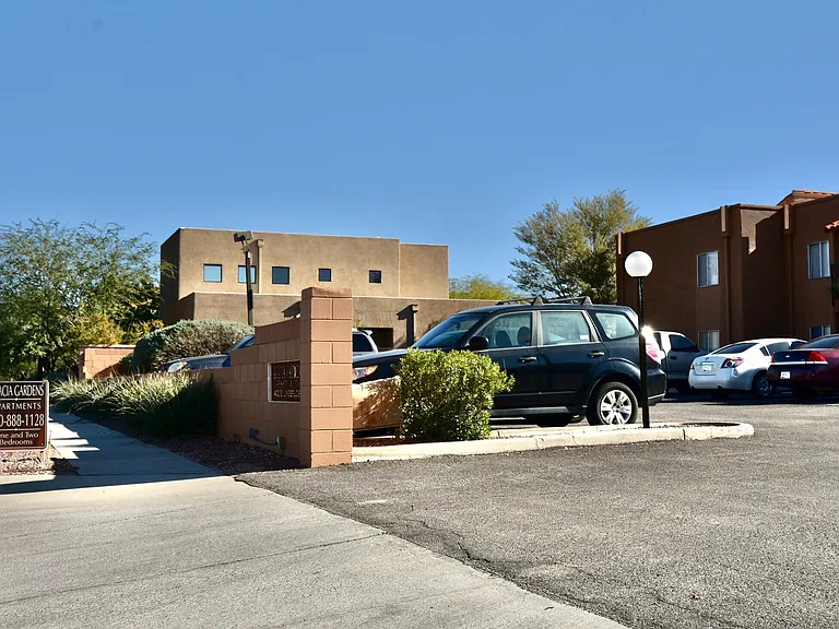 Acacia Gardens — Photo 16