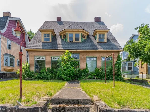 1332 Elm St, Youngstown, OH 44505