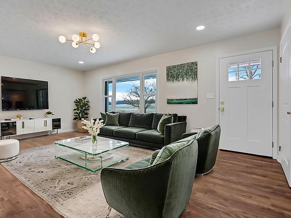 5th image of 7545 Royalton Rd SW