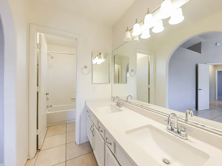 7056 W Eva St — Photo 10
