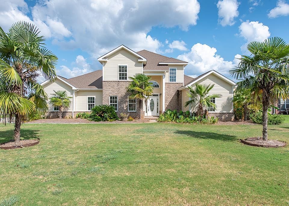 1st image of 207 Rose Hill Dr