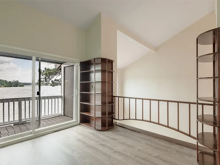 208 Waters Edge — Photo 18
