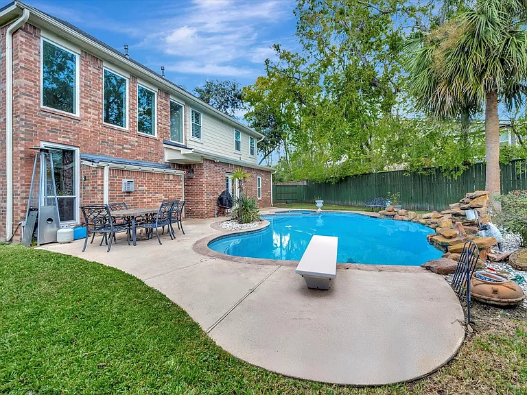 1639 Lakeside Enclave Dr — Photo 4