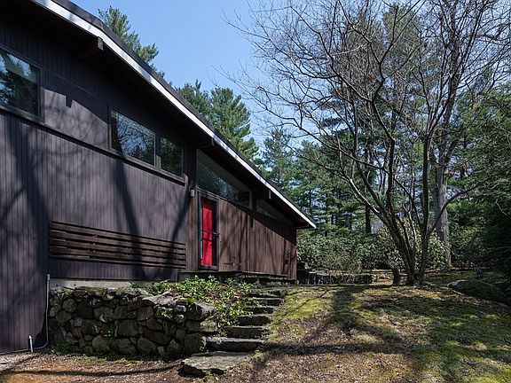 2nd image of 42 Peacock Farm Rd