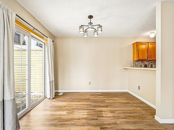 5th image of 506 Aqua Cir
