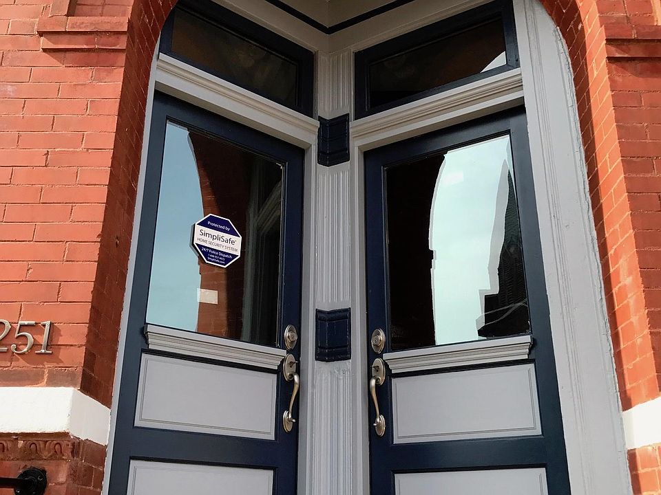 1st image of 3251 Oregon Ave #2
