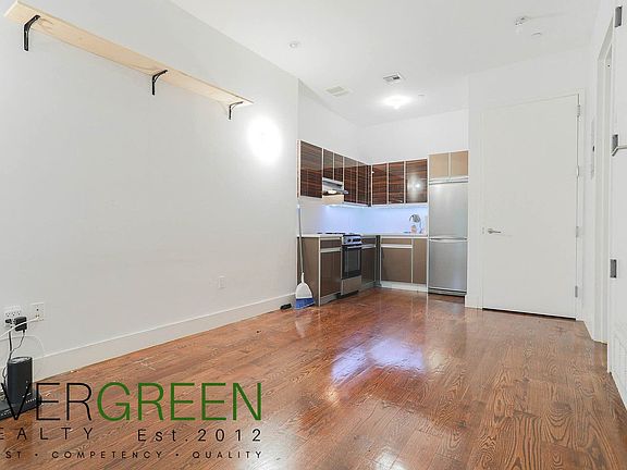 3rd image of 1072 Bergen St #2A