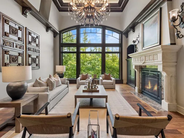18083 Bearpath Trl, Eden Prairie, MN 55347