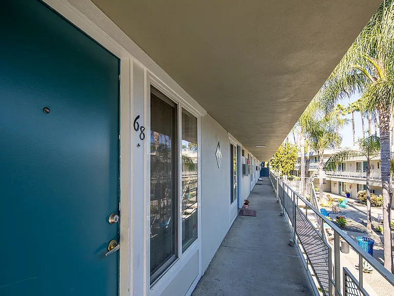 Aztec Pacific Apartments — Photo 50