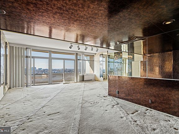 3rd image of 2401 Pennsylvania Ave APT 21B35