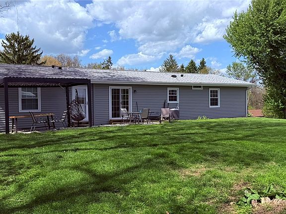 5th image of 107 W Hillcrest Rd