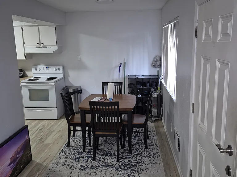 10931 NE Glisan St #31 — Photo 2