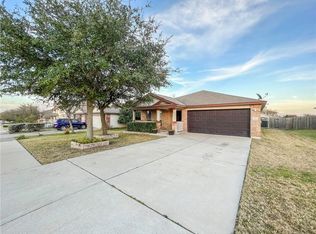 211 Creston St, Hutto, TX 78634