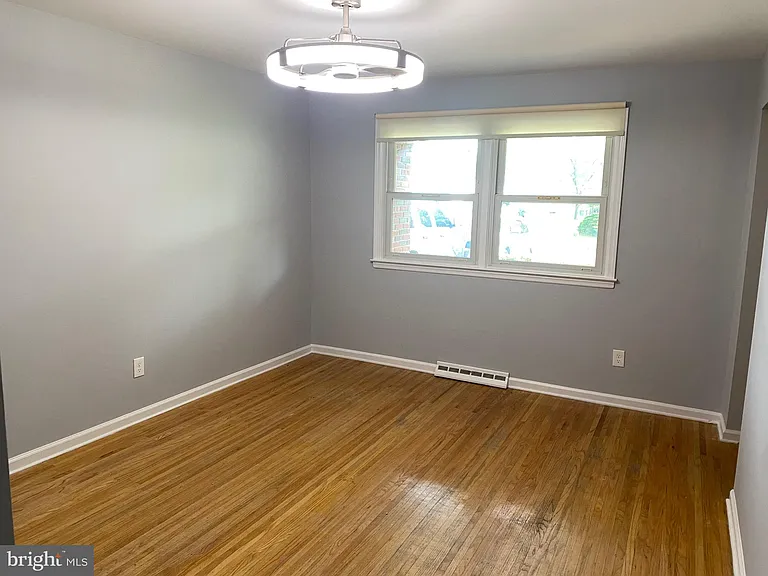 415 Monmouth Dr — Photo 31