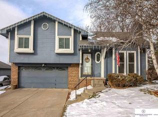 5620 N 112th Cir, Omaha, NE 68164