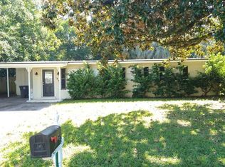 1809 Louvre Dr, Jacksonville, FL 32221
