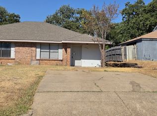 2530 Windy Pine Ln, Arlington, TX 76015