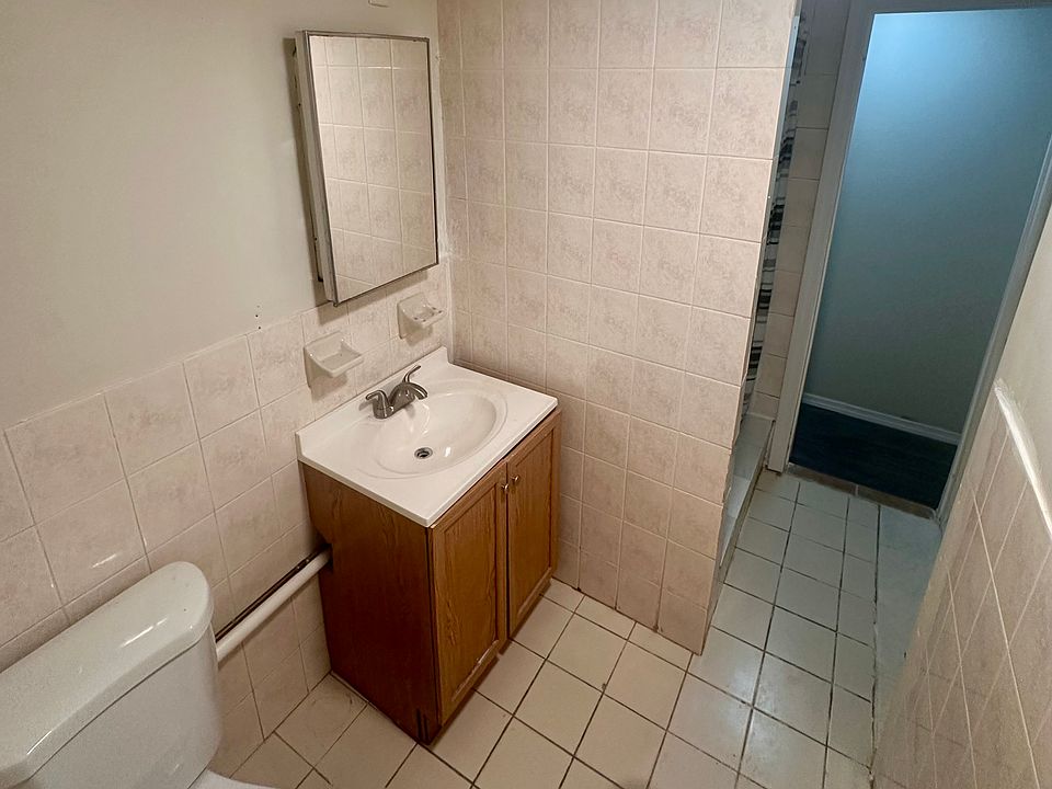2nd image of 8518 167th St