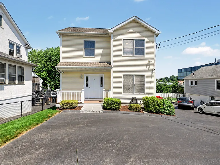 21 Whitmore Ln #1 — Photo 38