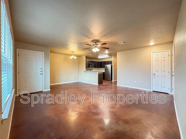 1528 Chance Ct — Photo 2