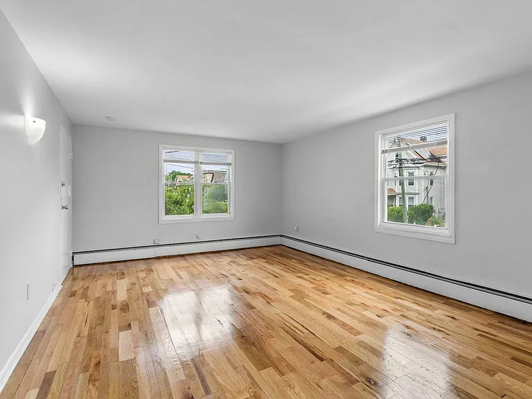 Colorado Ave Apartments — Photo 5