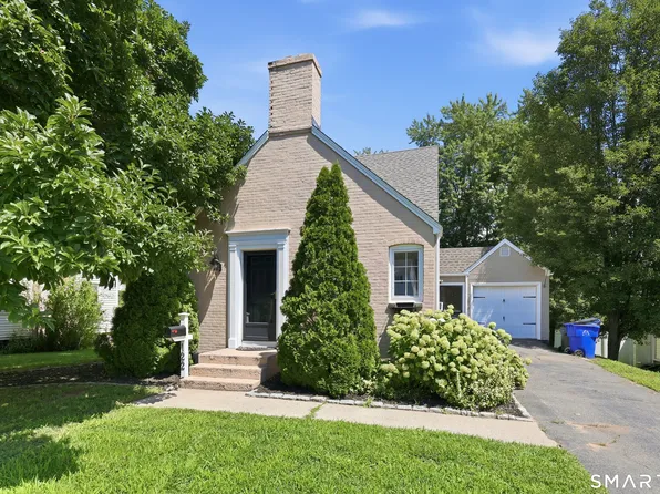 122 Overbrook Road, West Hartford, CT 06107