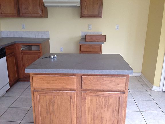 3rd image of 6517 Fenwick Dr
