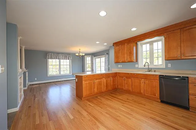 8 Graham Road - 1 — Photo 4