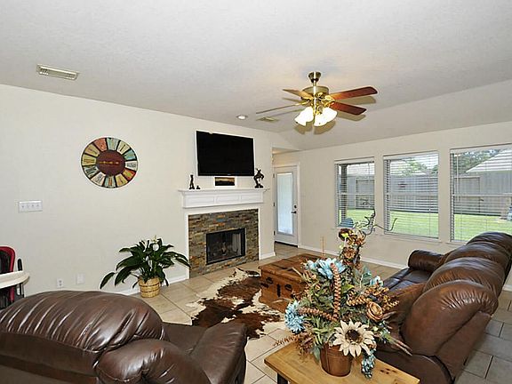 3rd image of 1931 Foster Leaf Ln