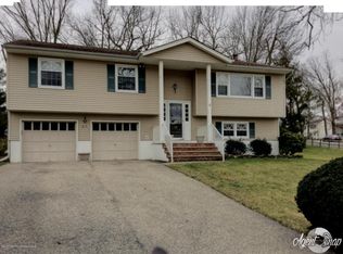 45 Lynn Dr, Toms River, NJ