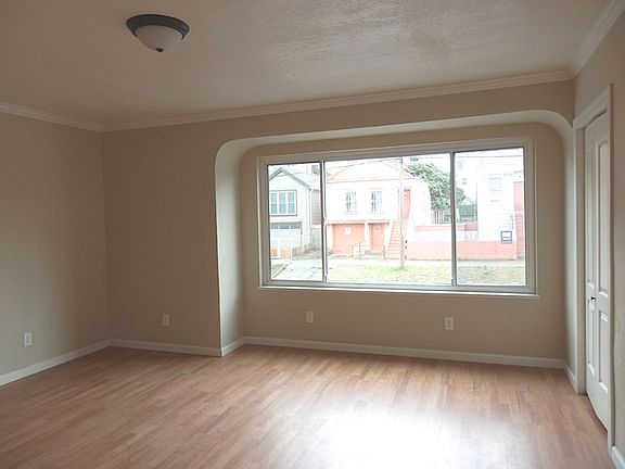 3rd image of 1066 Hollister Ave