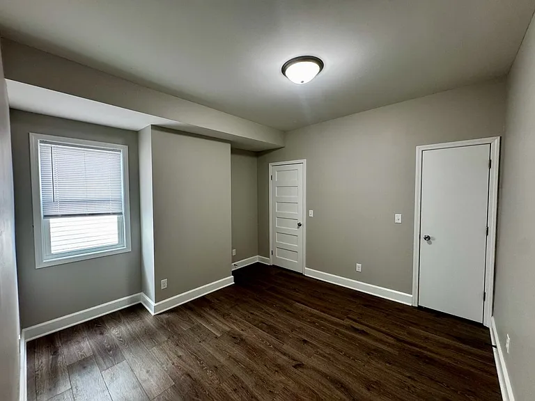 4725 Southern Pkwy #1 — Photo 10