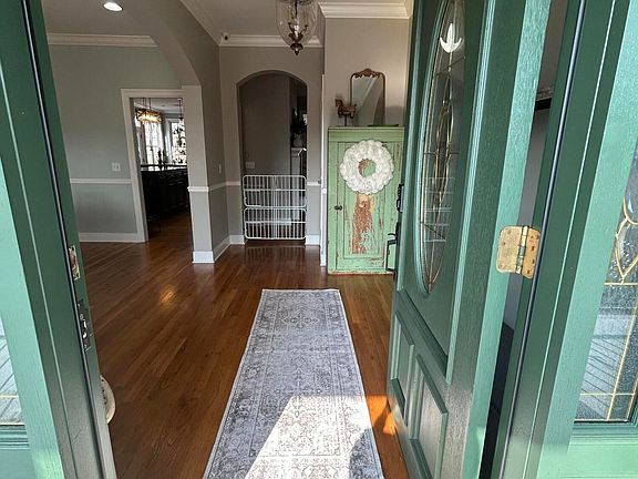 4th image of 8235 Eagle Pointe Dr