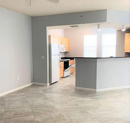 3rd image of 533 NE 3rd Ave APT 426