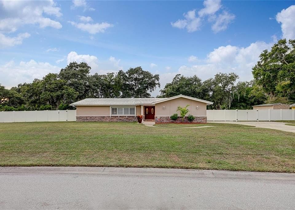 1st image of 1564 Beverly Dr